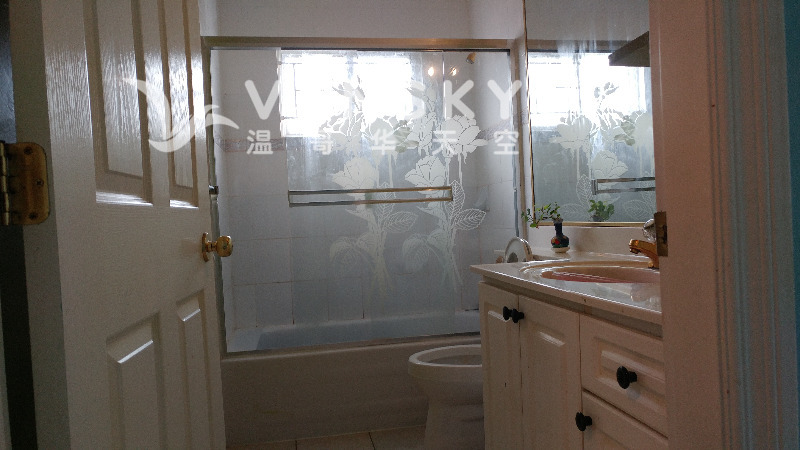 230310211328_e bathroom1.jpg